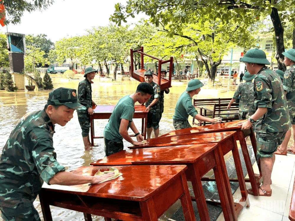 Nước rút đến đâu giúp dân đến đó