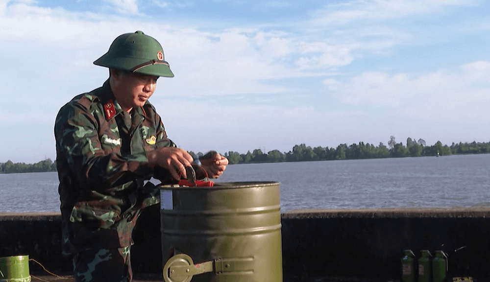 Nhà máy X61 (Binh chủng Hóa học): Làm chủ quy trình sản xuất sản phẩm khói ngụy trang