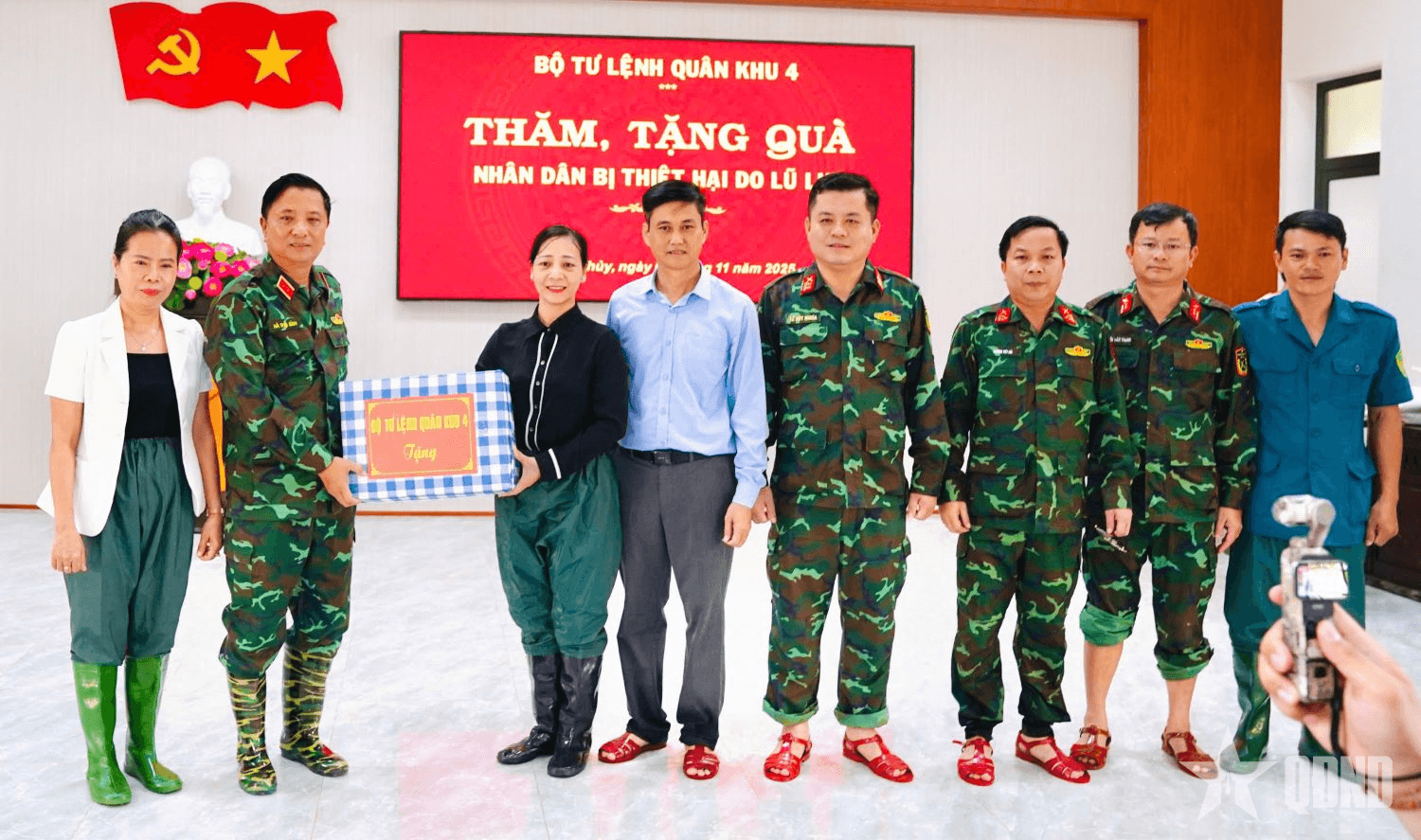 Trung tướng Hà Thọ Bình: LLVT Quân khu 4 huy động tổng lực giúp dân sau lũ