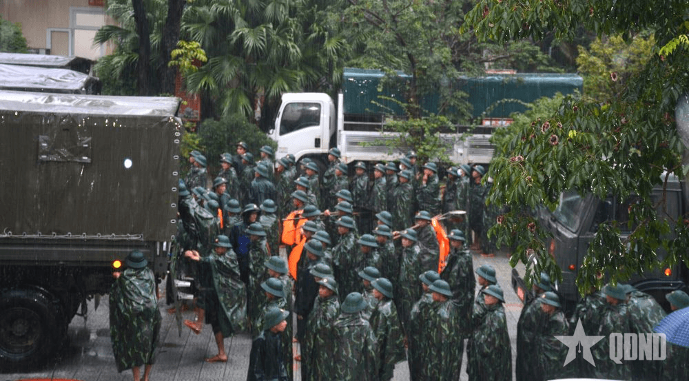 Ngày nghỉ của cán bộ, chiến sĩ Sư đoàn 968 nơi rốn lũ