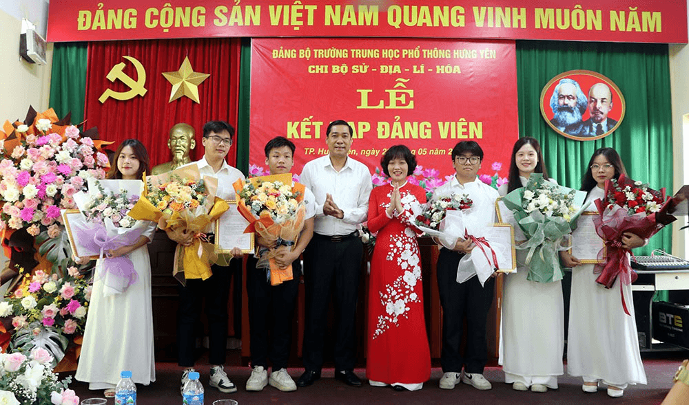 Hiệu quả từ công tác kết nạp đảng viên mới ở Hưng Yên