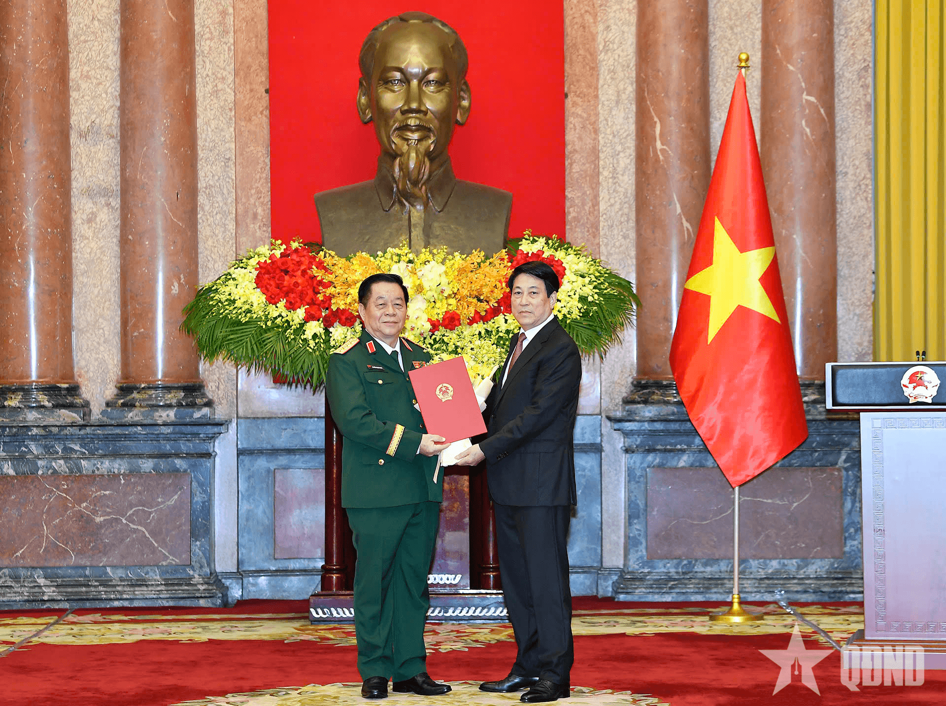 Trao Quyết định bổ nhiệm chức vụ Chủ nhiệm Tổng cục Chính trị Quân đội nhân dân Việt Nam và thăng quân hàm Đại tướng, Thượng tướng đối với các đồng chí cán bộ Quân đội