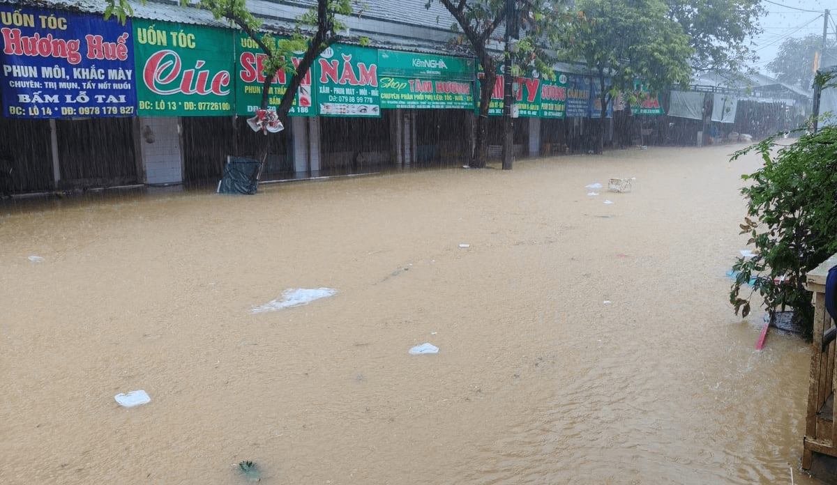46 người chết và mất tích, 76 người bị thương do mưa lũ, sạt lở đất