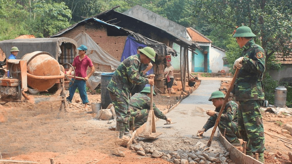 Đường biên thêm sáng, lòng dân thêm ấm