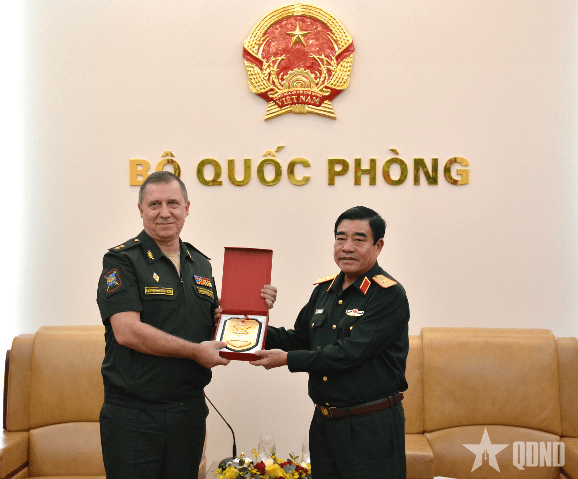 Thiếu tướng Nguyễn Bá Lực tiếp Phó giám đốc Trung tâm quốc gia về quản lý quốc phòng Liên bang Nga