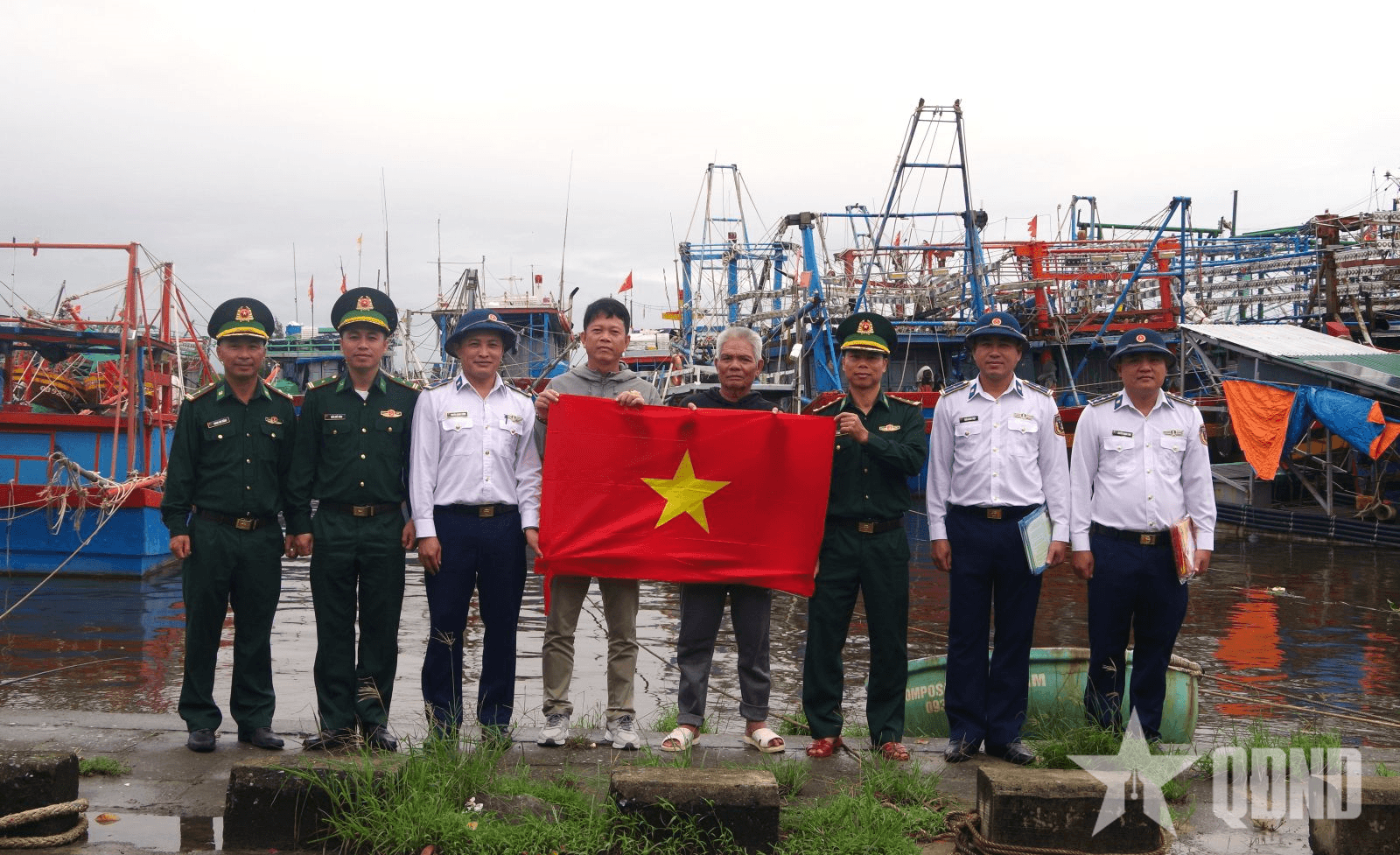 Vùng Cảnh sát biển 2 tuyên truyền phòng, chống khai thác IUU