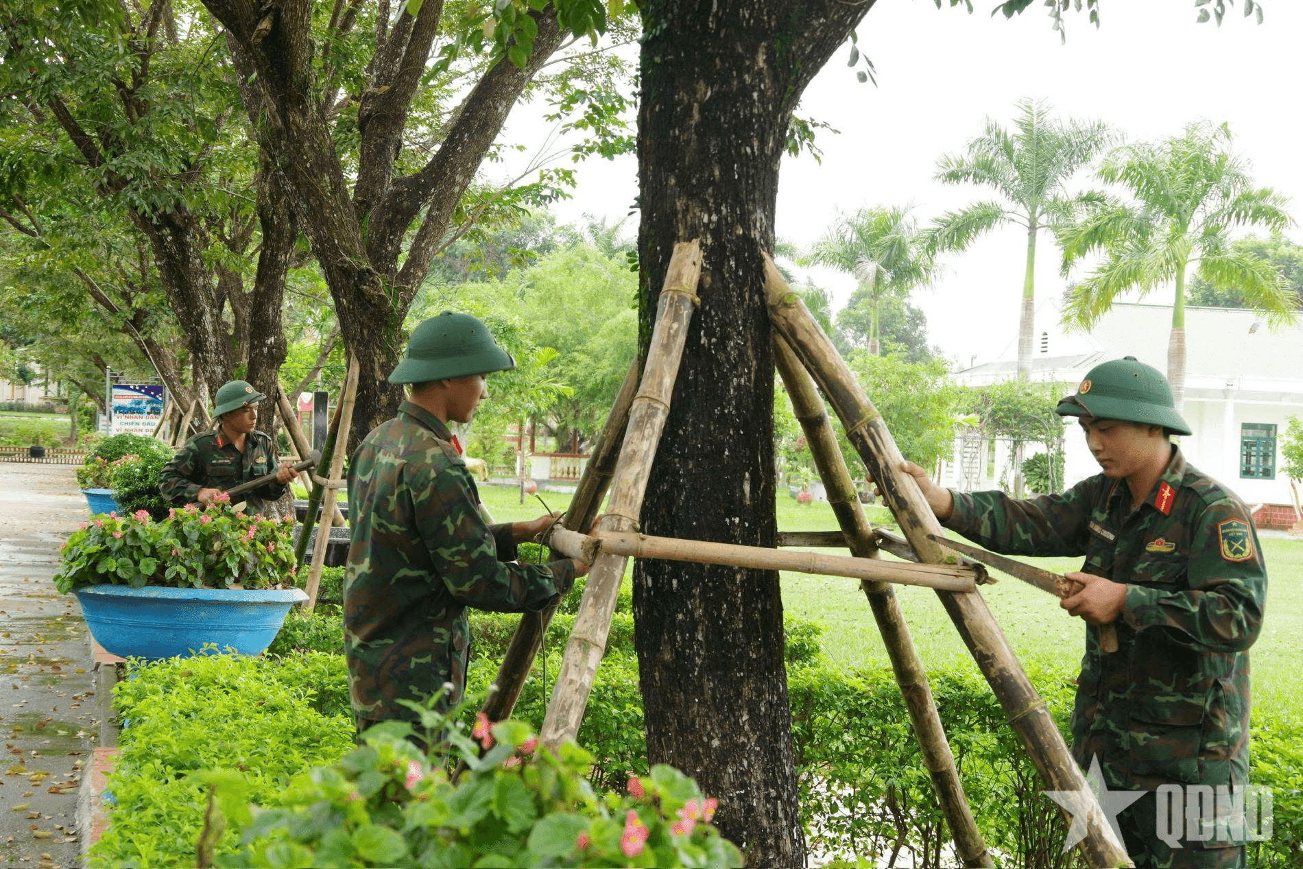 Sư đoàn 315 thực hiện phương châm “4 tại chỗ” ứng phó với bão số 13