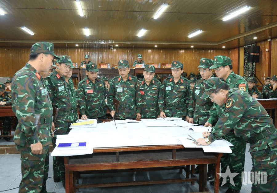 Bộ CHQS tỉnh Hà Tĩnh diễn tập chỉ huy tham mưu 1 bên 2 cấp trên bản đồ và thực địa