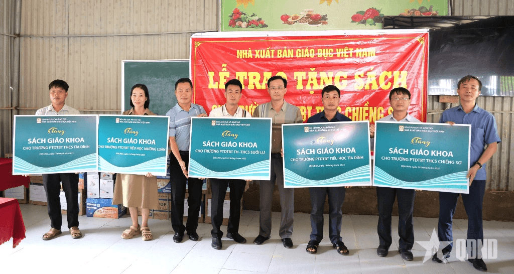 Nhà xuất bản Giáo dục Việt Nam: Sẵn sàng hỗ trợ sách, đồ dùng học tập nhanh nhất cho học sinh vùng bão lũ