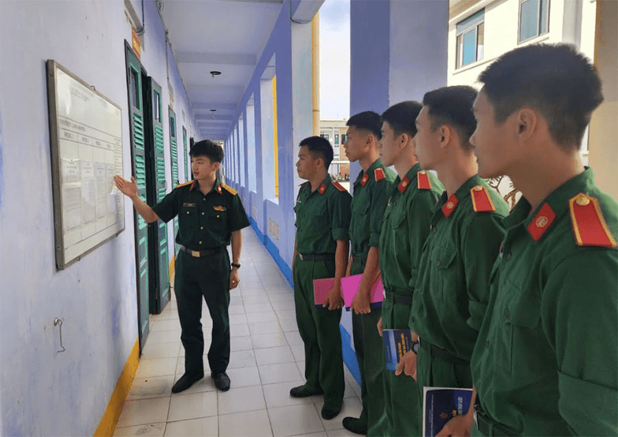 Trường Sĩ quan Thông tin: Hưởng ứng ngày pháp luật Việt Nam 2025