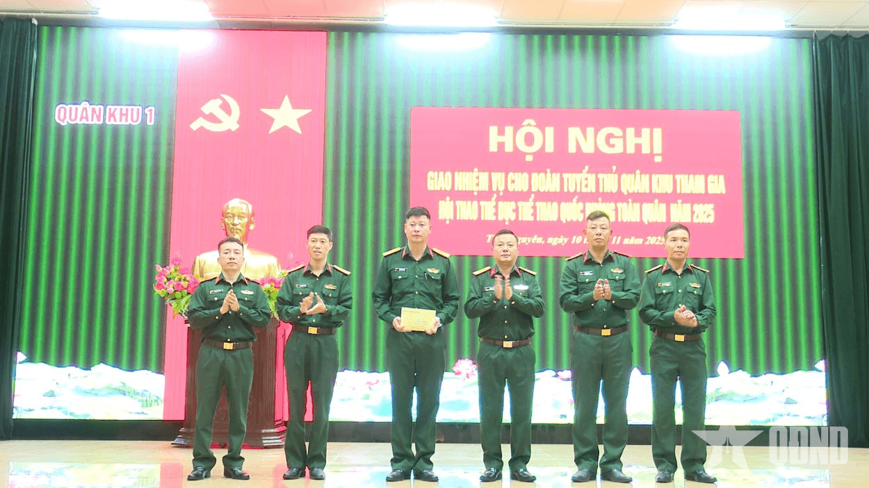 Quân khu 1: Giao nhiệm vụ cho đoàn tuyển thủ tham gia Hội thao Thể dục thể thao quốc phòng toàn quân
