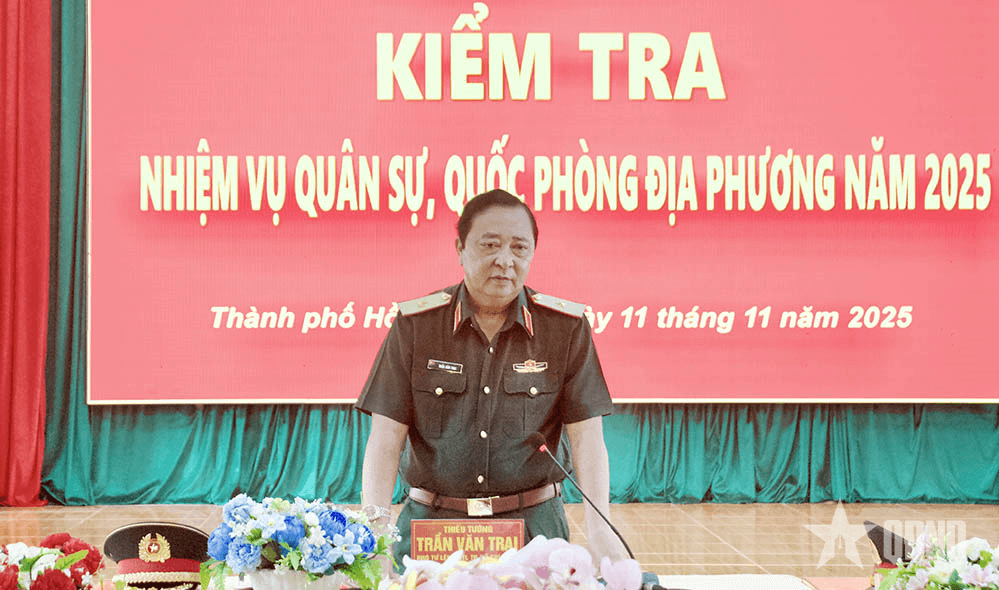 Kiểm tra nhiệm vụ quân sự, quốc phòng địa phương tại đặc khu Côn Đảo