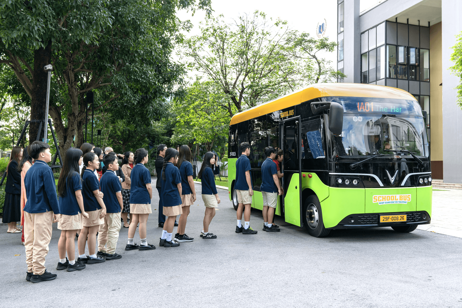 Ra mắt dịch vụ “xe điện học đường chuyên biệt” đầu tiên tại Việt Nam