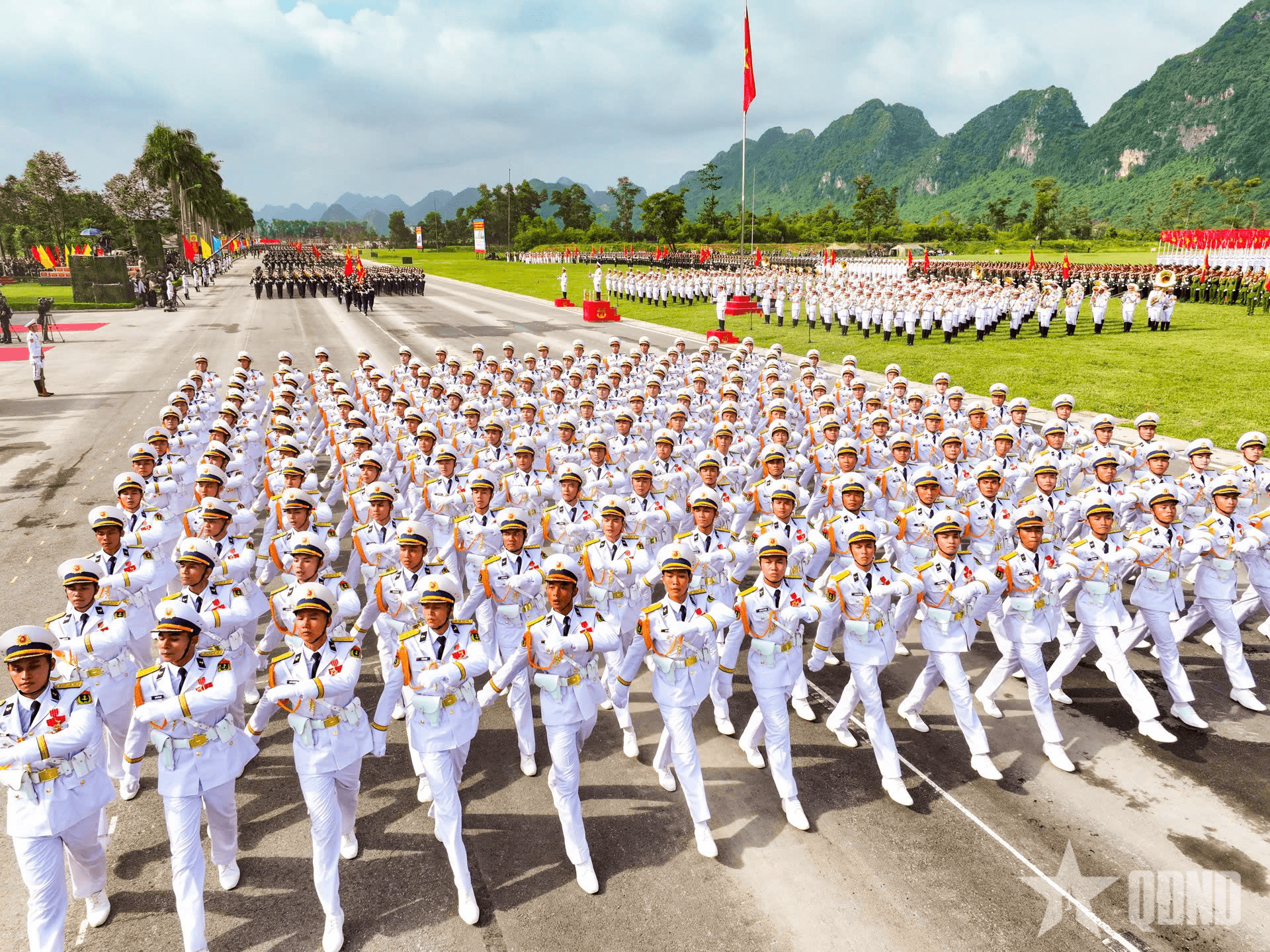 Dự thảo chính sách thu hút, trọng dụng nhân tài đối với Quân đội nhân dân Việt Nam: Có thể hưởng phụ cấp bằng 550% lương