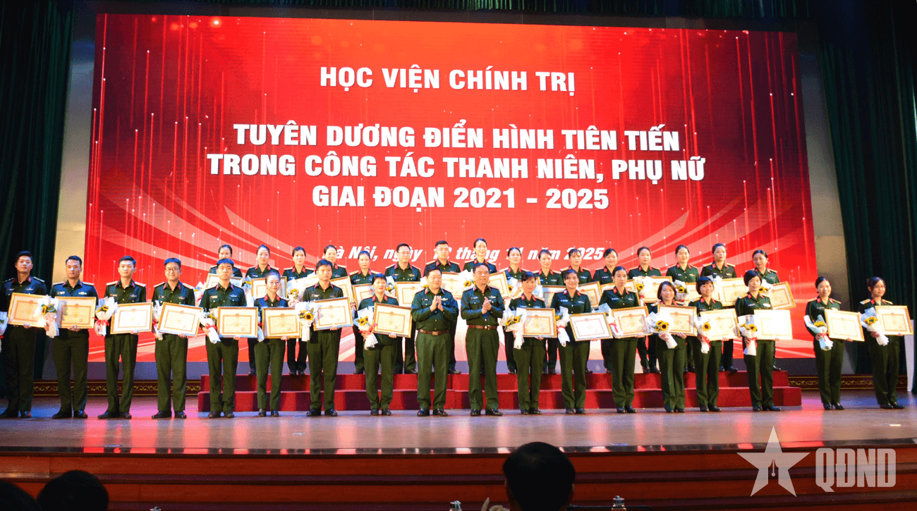 Học viện Chính trị tuyên dương điển hình tiên tiến trong phong trào thanh niên, phụ nữ