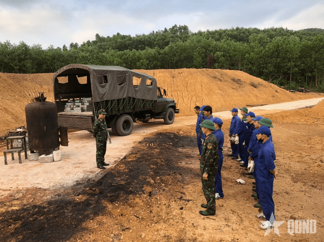 Bảo vệ nền tảng tư tưởng từ công việc thầm lặng