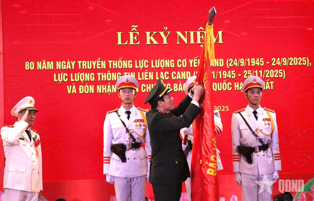 Lễ kỷ niệm 80 năm Ngày truyền thống lực lượng thông tin liên lạc Công an nhân dân và đón nhận Huân chương Bảo vệ Tổ quốc hạng Nhất