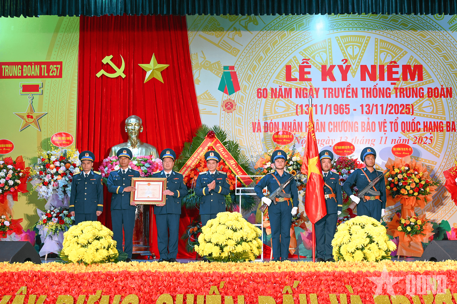 Thượng tướng Lê Huy Vịnh dự Lễ kỷ niệm 60 năm Ngày truyền thống Trung đoàn 257 (Sư đoàn 361)