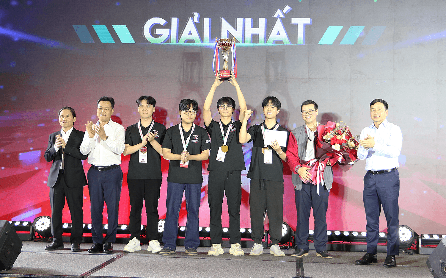 Học viện Công nghệ Bưu chính Viễn thông giành quán quân cuộc thi Sinh viên An ninh mạng 2025