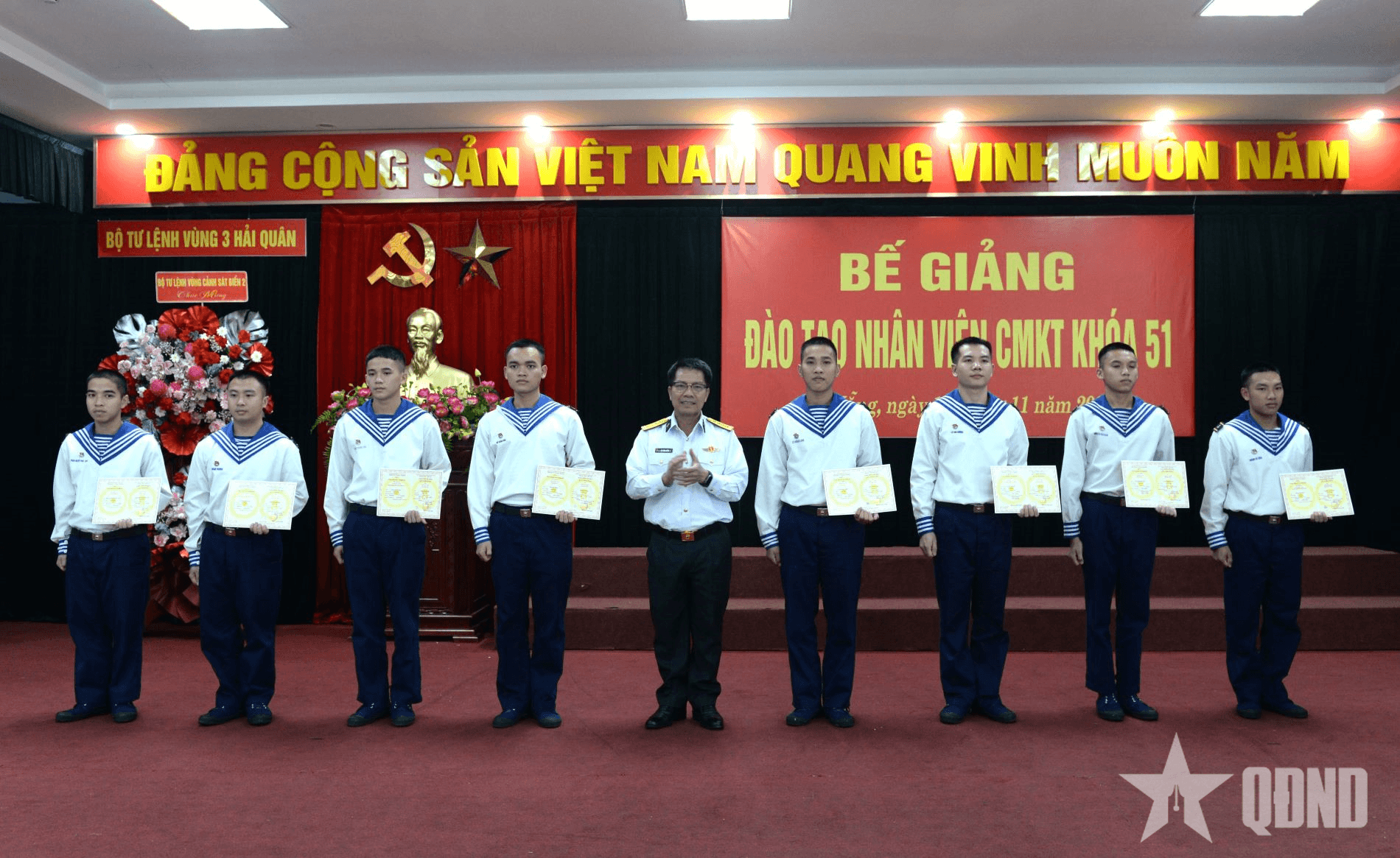 Vùng 3 Hải quân bế giảng đào tạo sơ cấp nhân viên chuyên môn kỹ thuật khóa 51