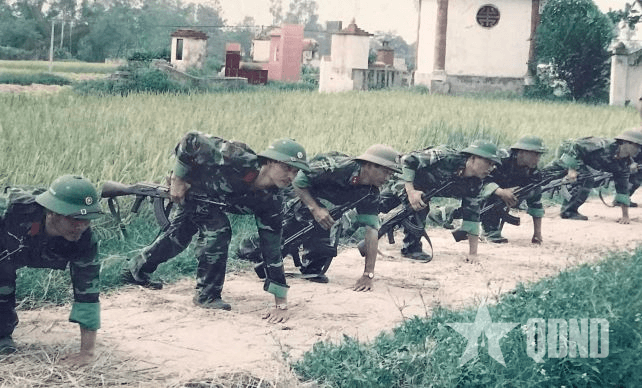 Ở Trung đoàn "Luôn luôn trung dũng"

​