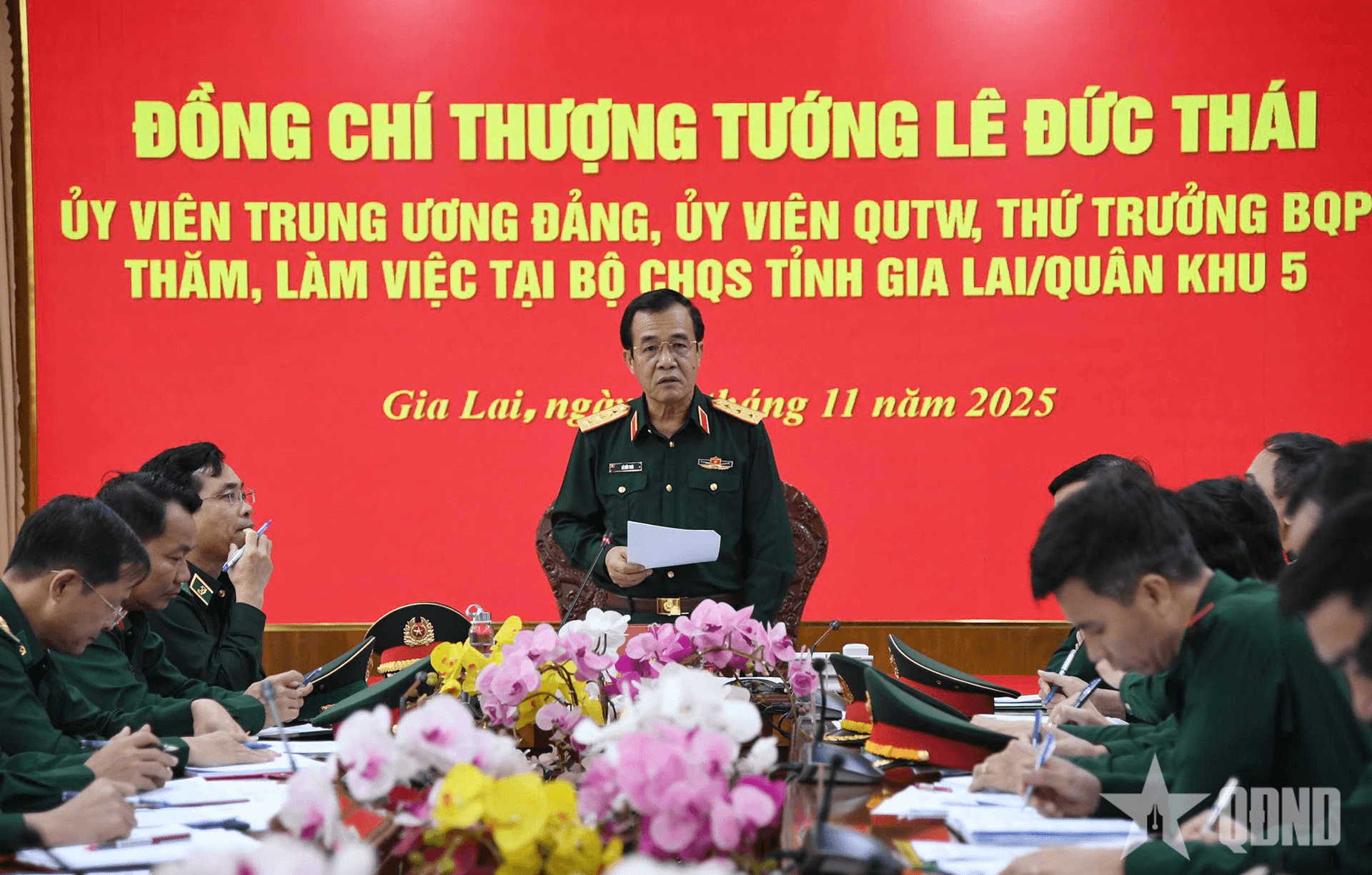 Thượng tướng Lê Đức Thái thăm, nắm tình hình tại Bộ CHQS tỉnh Gia Lai
