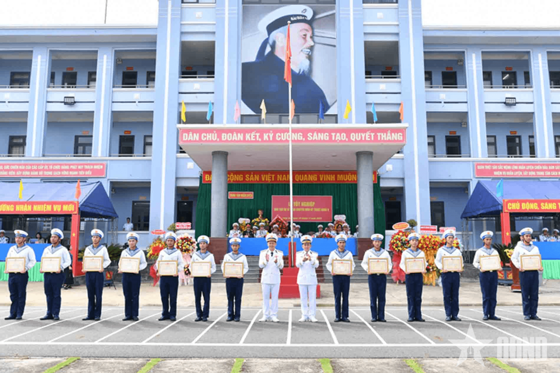 Trung tâm Huấn luyện Vùng 2 Hải quân: Hơn 70% học viên đào tạo chuyên môn kỹ thuật đạt khá, giỏi