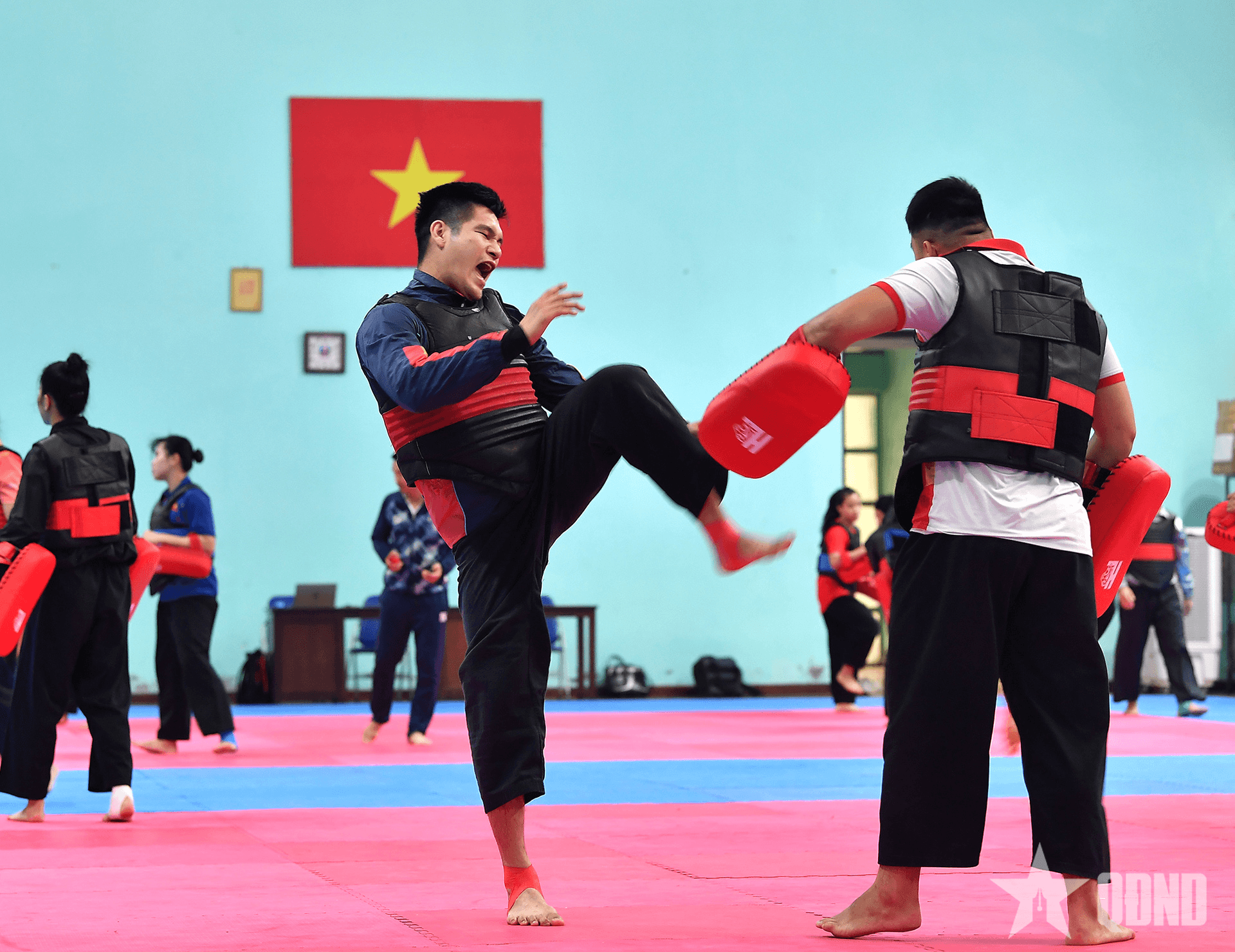 36 huấn luyện viên, vận động viên được tặng thưởng Huân chương Lao động