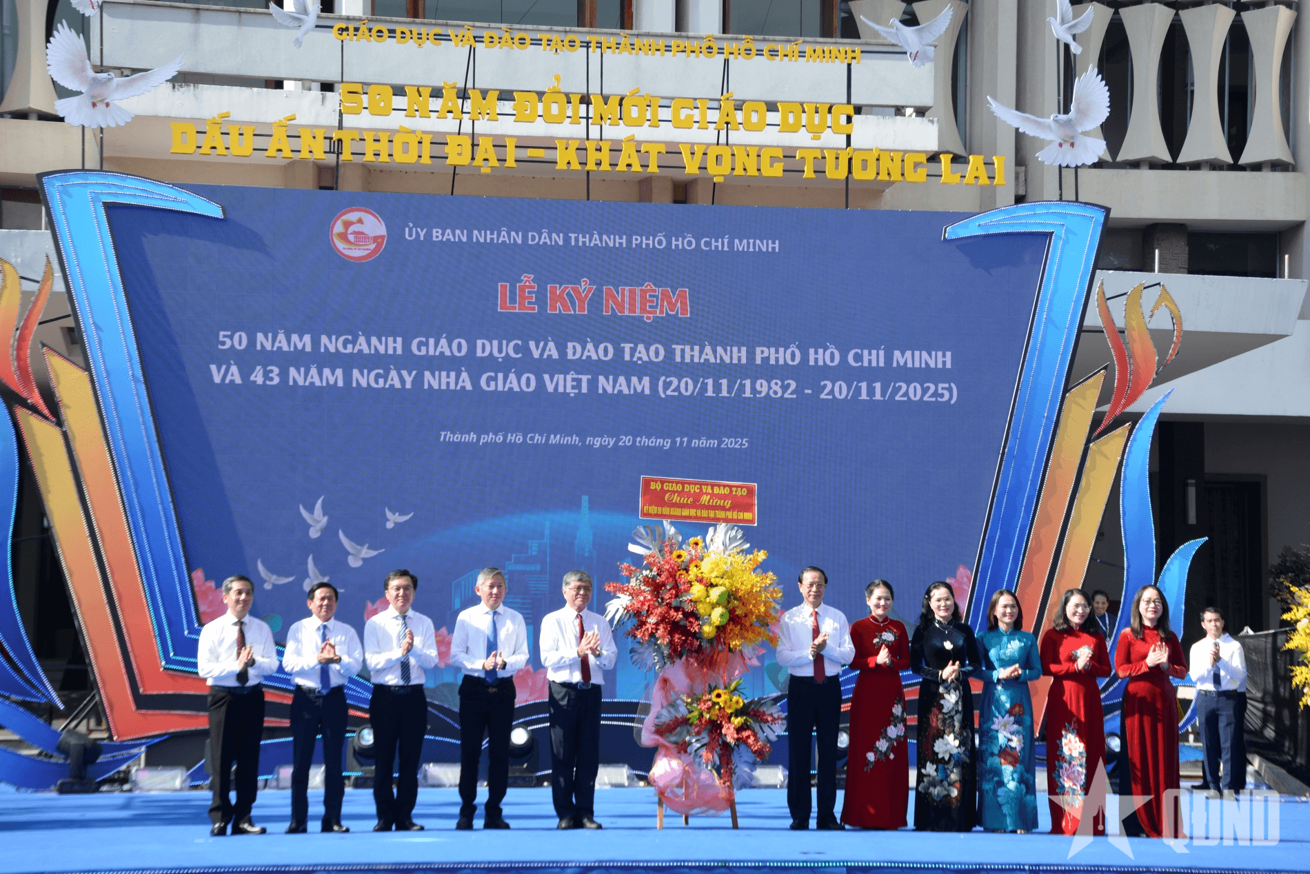 TP Hồ Chí Minh: Lễ kỷ niệm 50 năm ngành Giáo dục và Đào tạo TP Hồ Chí Minh và 43 năm Ngày Nhà giáo Việt Nam