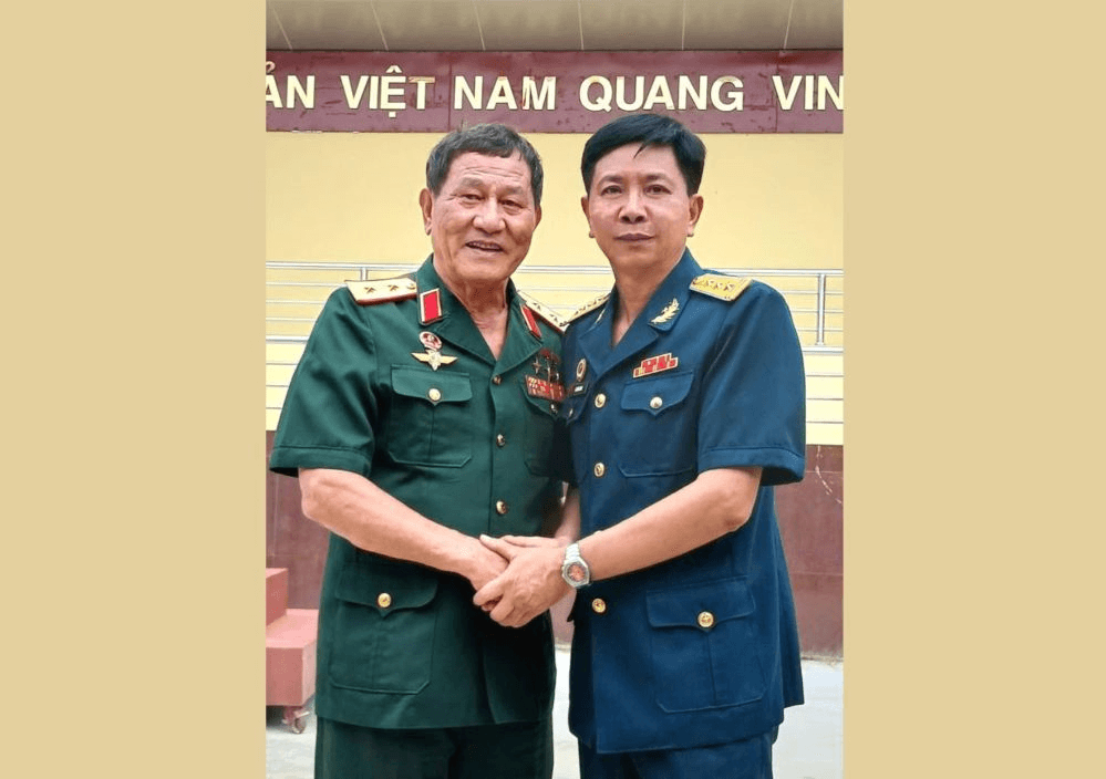 MiG-21 hạ gục pháo đài bay