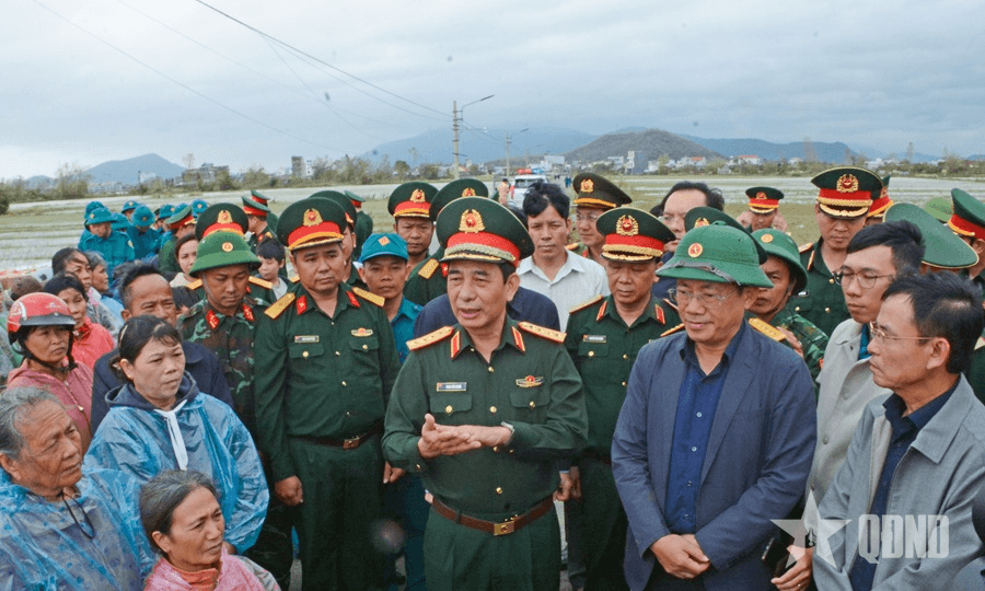 Đến với bà con trong hoạn nạn
