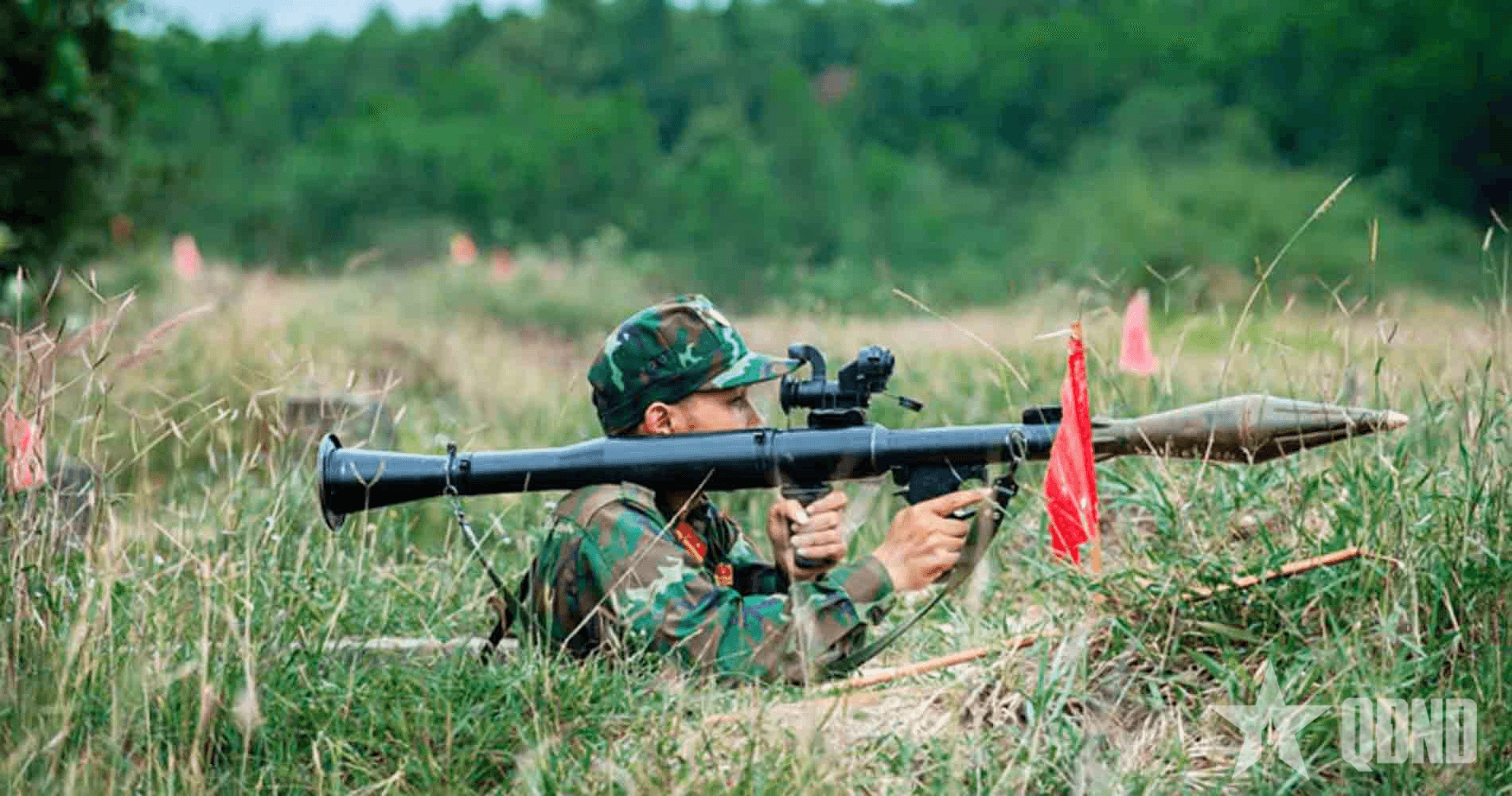Trung đoàn 736 diễn tập chiến thuật có bắn đạn hơi cấp đại đội