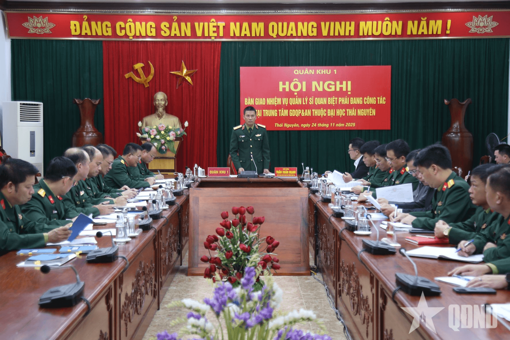 Quân khu 1 bàn giao nhiệm vụ quản lý sĩ quan biệt phái đang công tác tại Trung tâm Giáo dục quốc phòng và an ninh thuộc Đại học Thái Nguyên