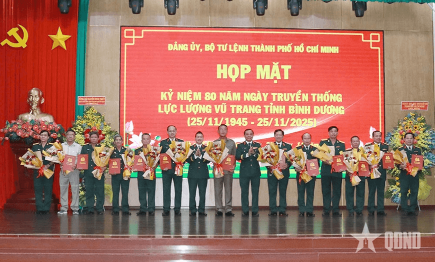 Họp mặt kỷ niệm 80 năm Ngày truyền thống Lực lượng vũ trang tỉnh Bình Dương