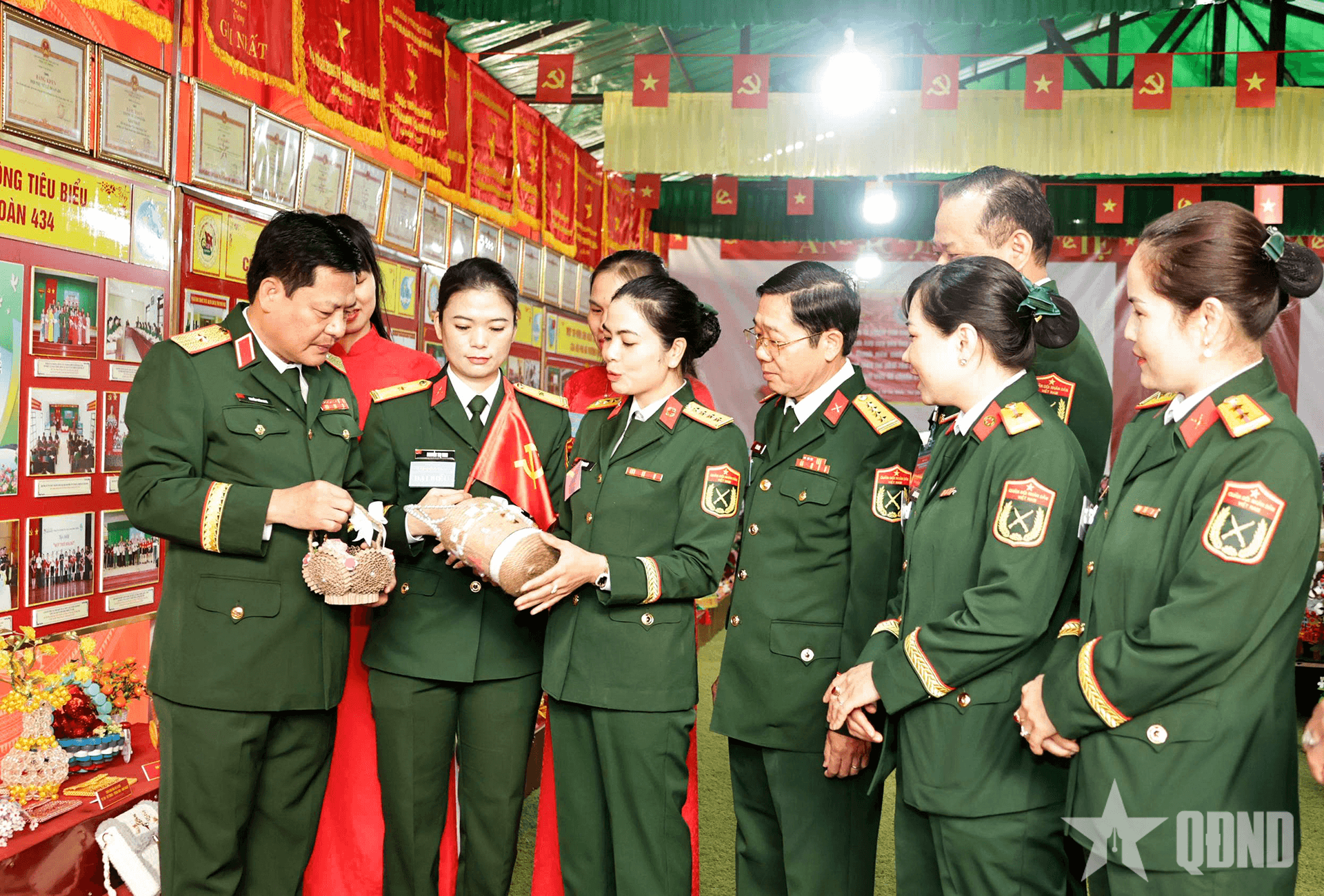 Quân đoàn 34: Khen thưởng 11 tập thể, 29 cá nhân xuất sắc trong công tác quần chúng
