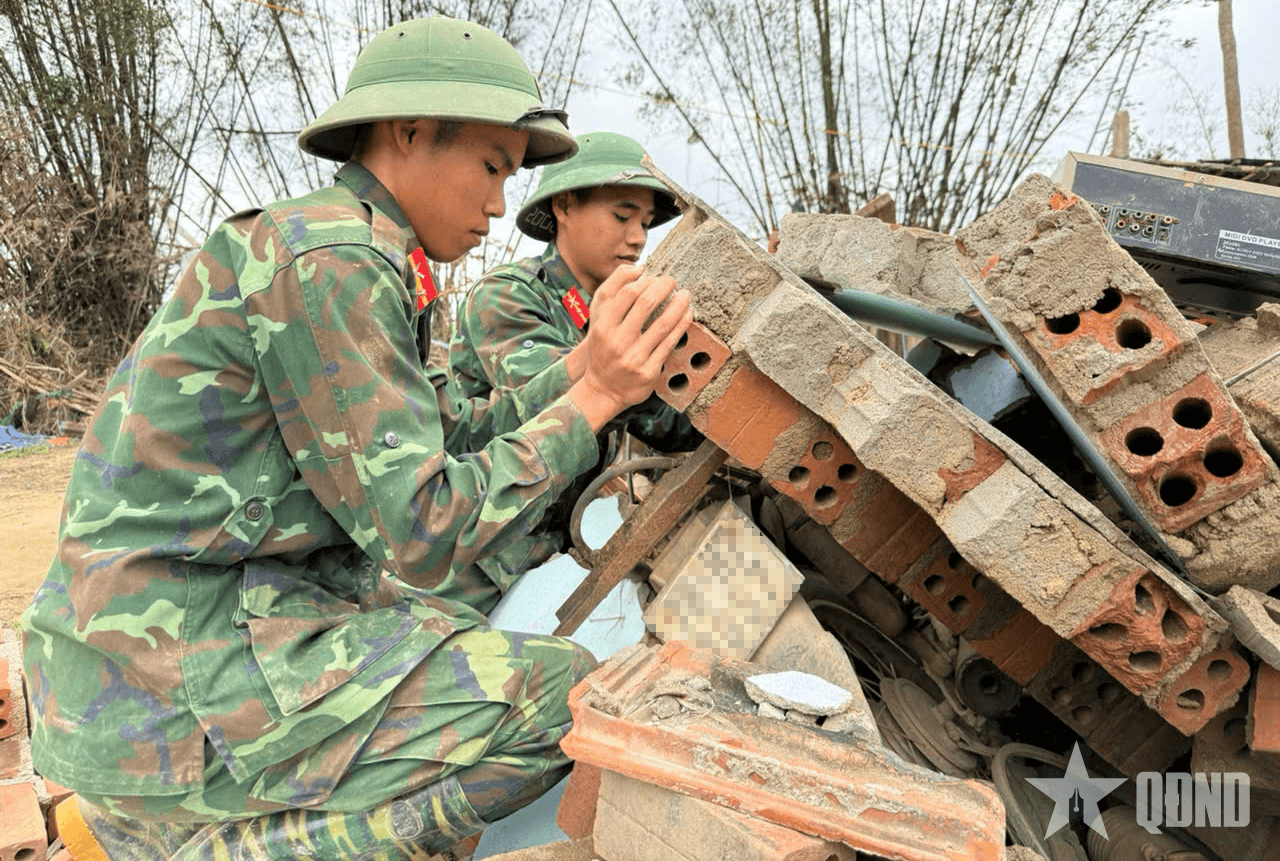 Toàn quân khẩn trương thống kê, rà soát thiệt hại về nhà ở của nhân dân do mưa lũ tại Nam Trung Bộ