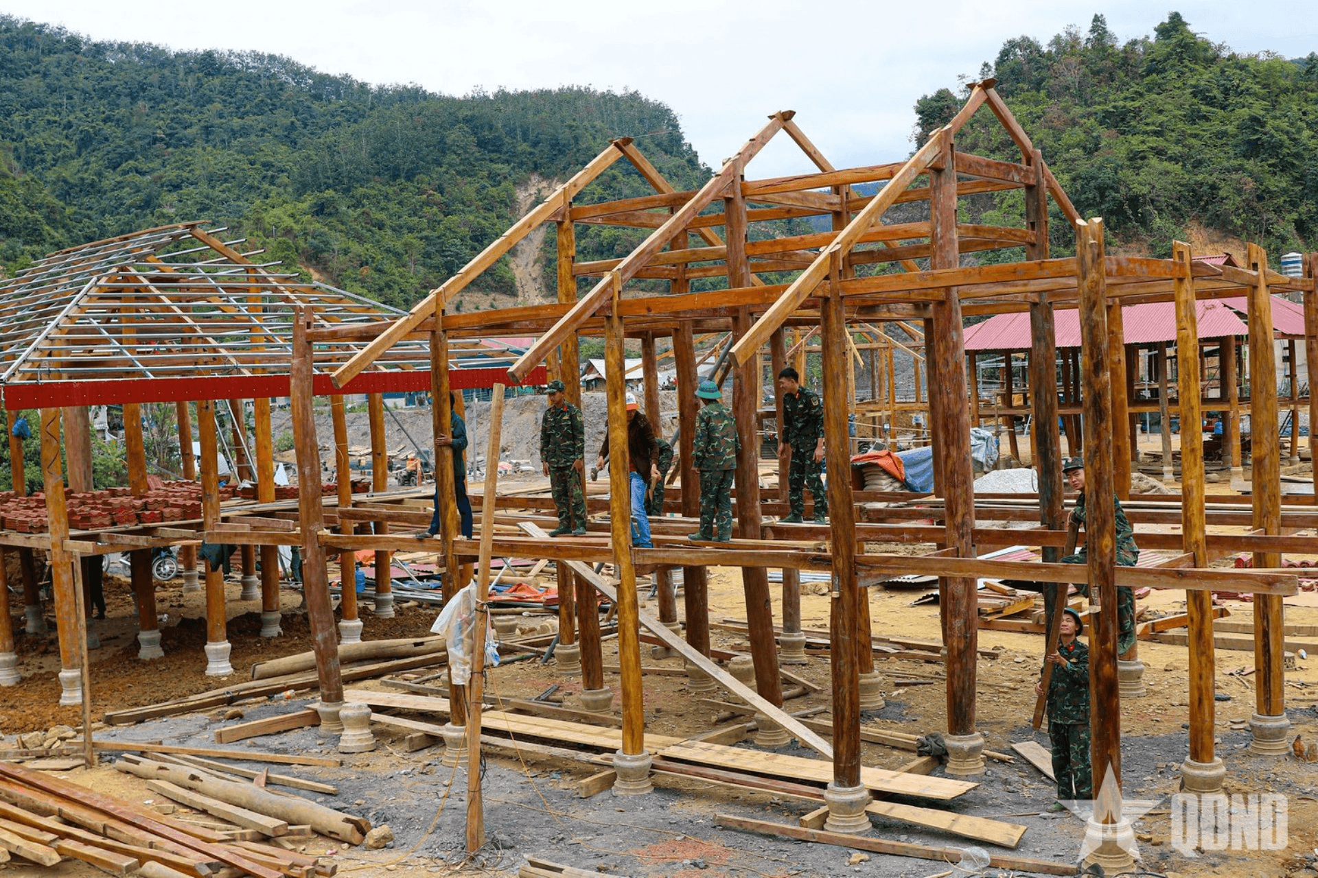 Lực lượng vũ trang Tây Bắc chiến đấu với “giặc lũ” thời bình - Bài 2: “Kỳ tích” những ngôi làng tái thiết
