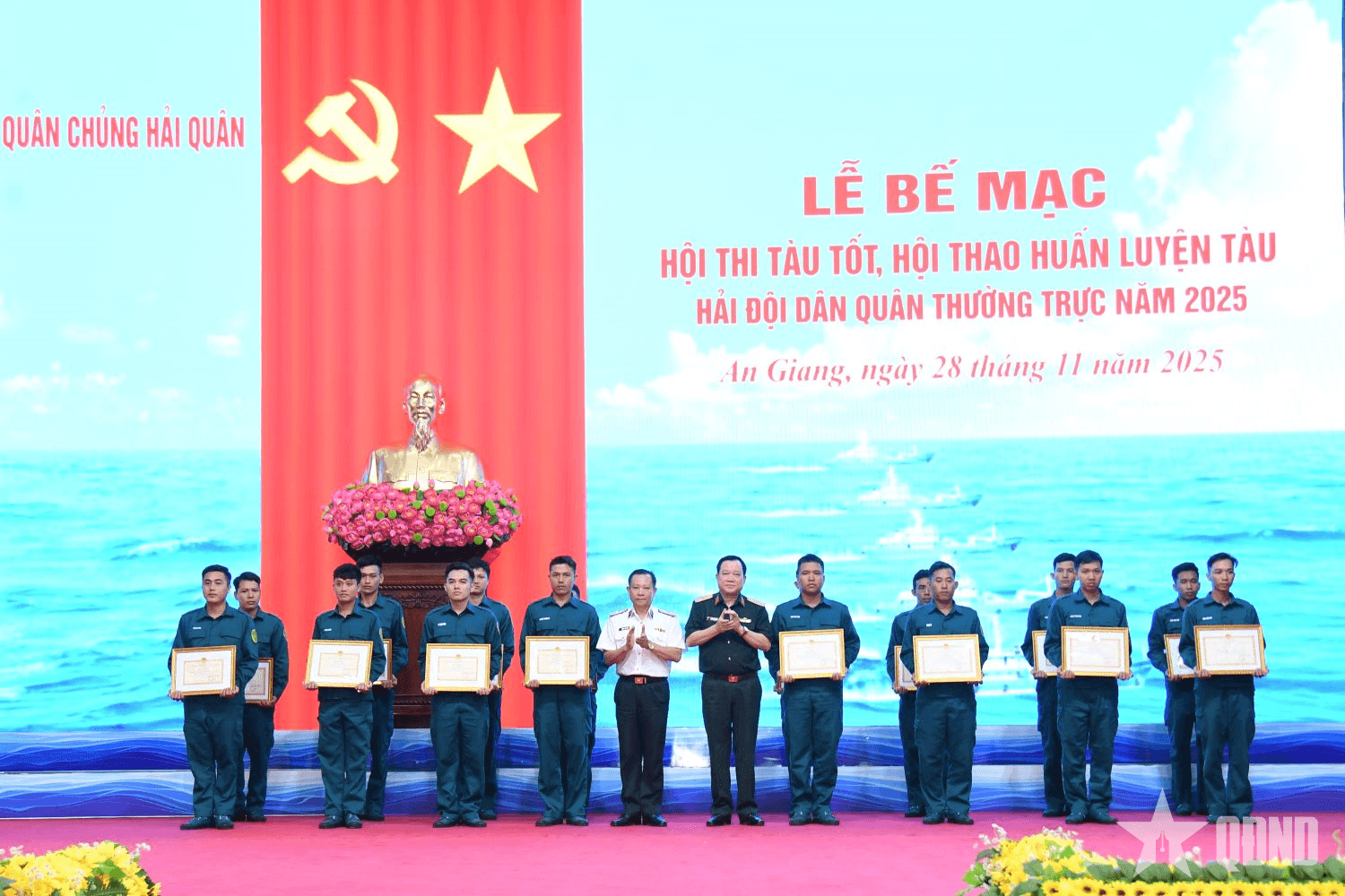 Bế mạc hội thi tàu tốt, hội thao huấn luyện tàu hải đội dân quân thường trực năm 2025