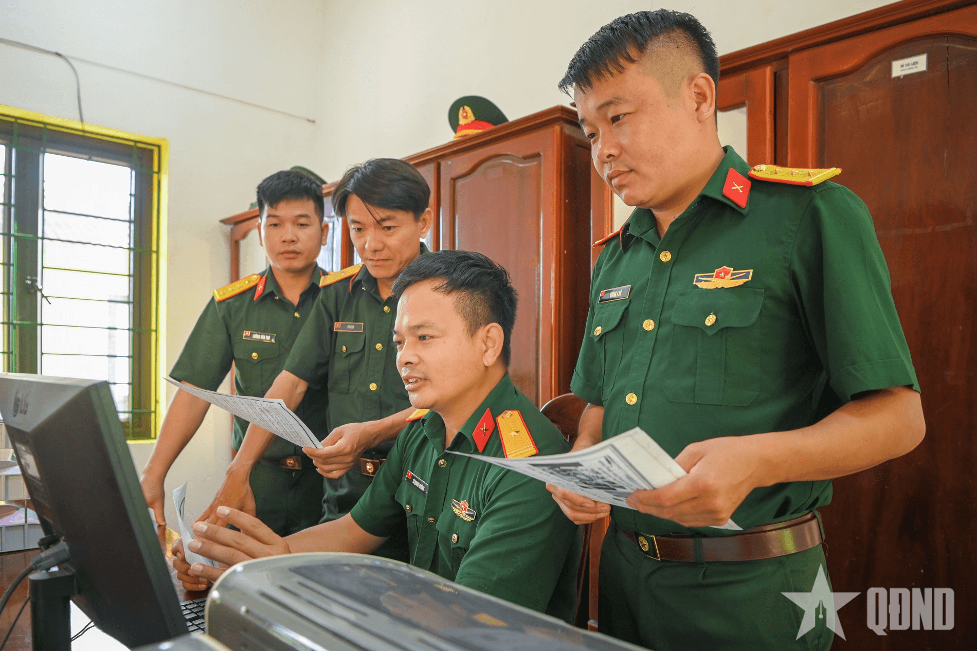 Âm thầm “cuộc chiến” trên không gian mạng ở vùng biên - Bài 2: Lính “đa nhiệm” trên “mặt trận kép”