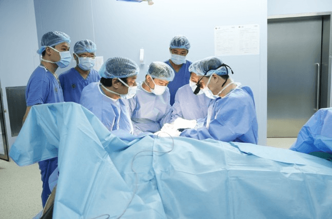 Góc nhìn giáo dục: Không thể "trăm hoa đua nở" trong đào tạo y khoa