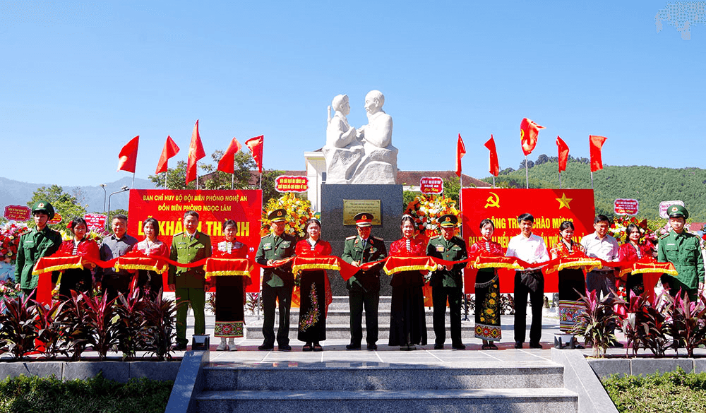 Đồn Biên phòng Ngọc Lâm khánh thành tượng đài “Bác Hồ với chiến sĩ Biên phòng”