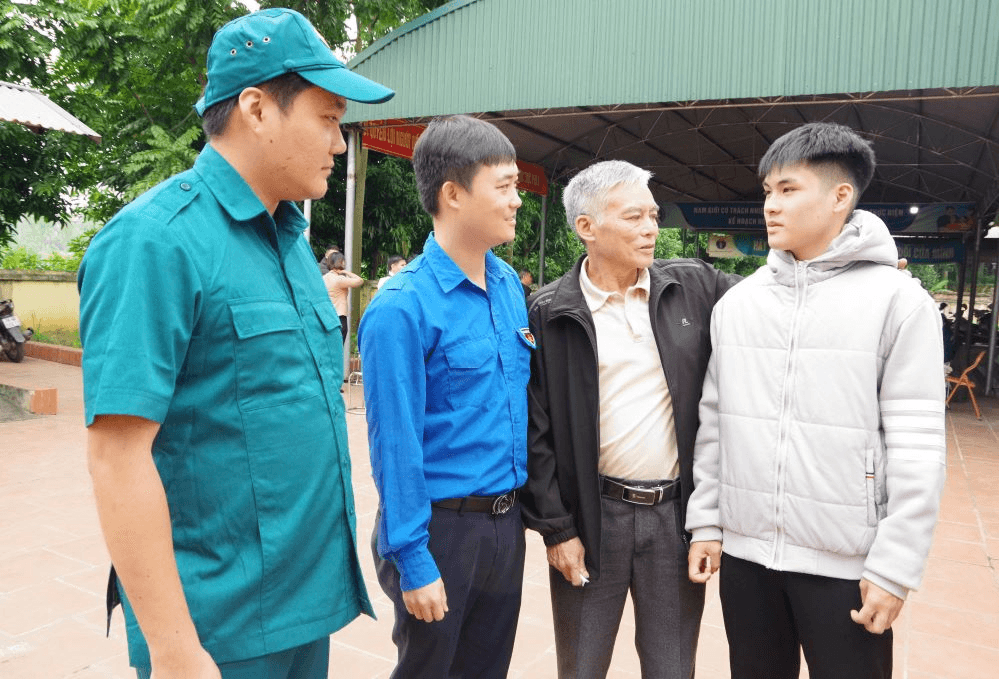 Điểm tựa gia đình nâng bước thanh niên xung phong nhập ngũ