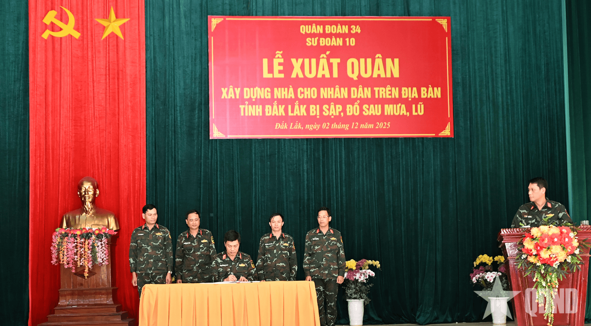 Sư đoàn 10 (Quân đoàn 34) xuất quân xây nhà cho nhân dân bị sập, đổ do mưa lũ