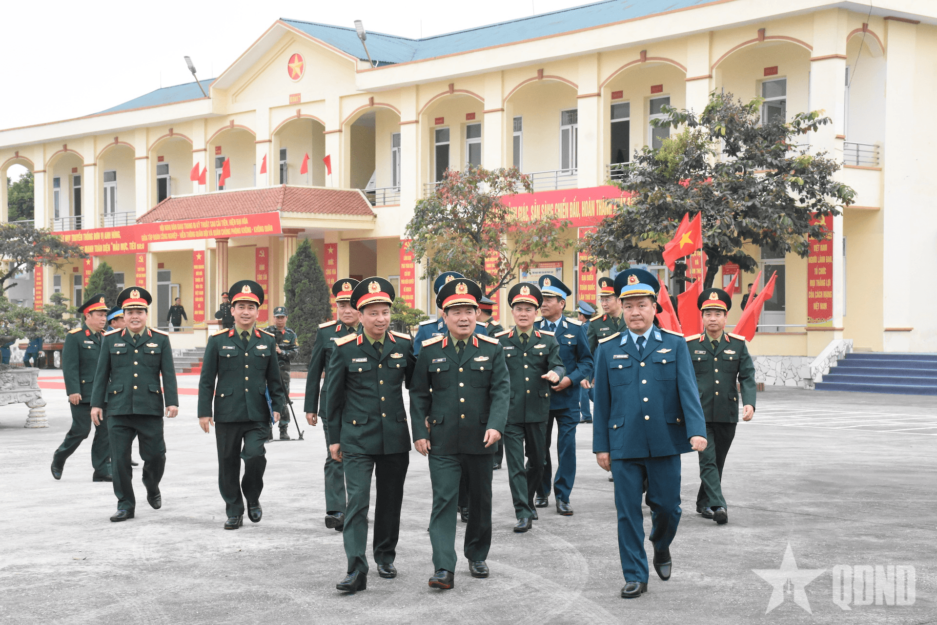 Thượng tướng Lê Huy Vịnh kiểm tra tại Trung đoàn 257, Sư đoàn 361, Quân chủng Phòng không-Không quân