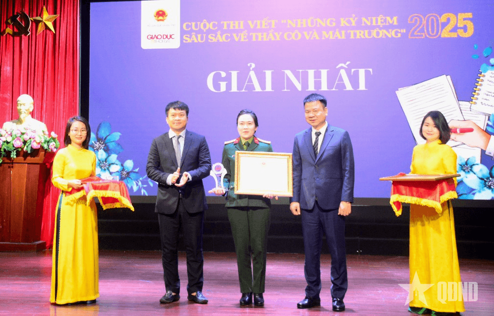 Trao giải Cuộc thi “Những kỷ niệm sâu sắc về thầy cô và mái trường” năm 2025