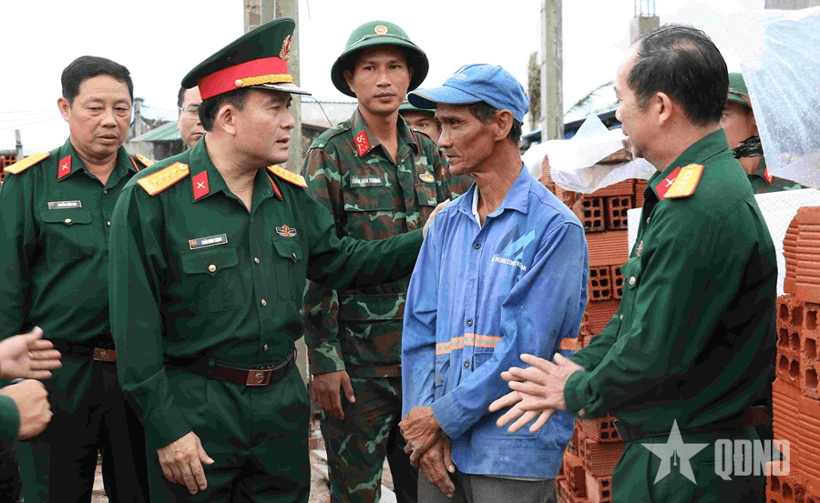 Bộ tư lệnh Quân khu 5 tặng quà, động viên lực lượng thực hiện Chiến dịch Quang Trung