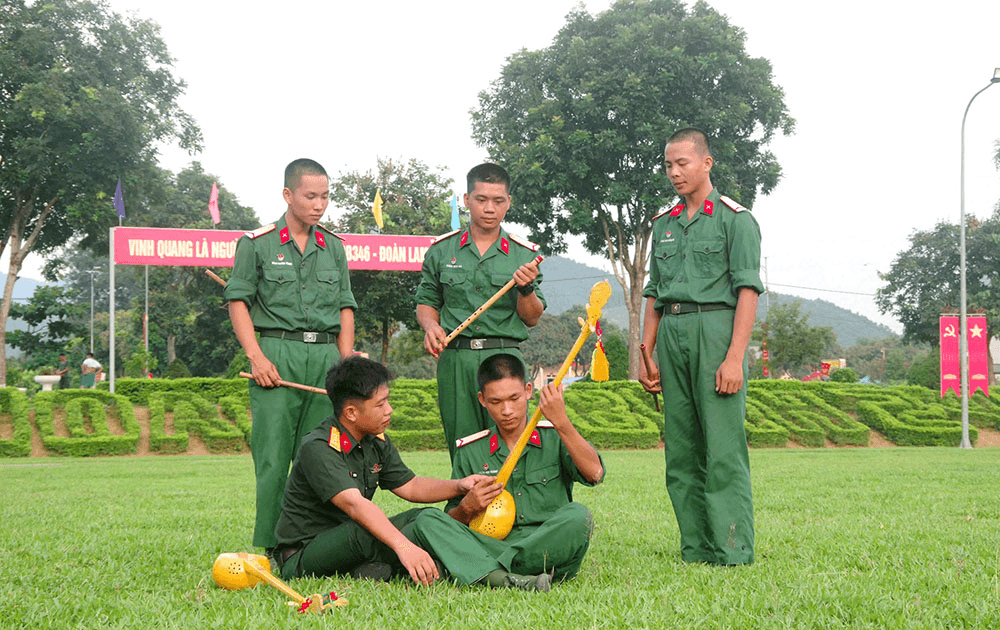 Làm phong phú đời sống tinh thần bộ đội