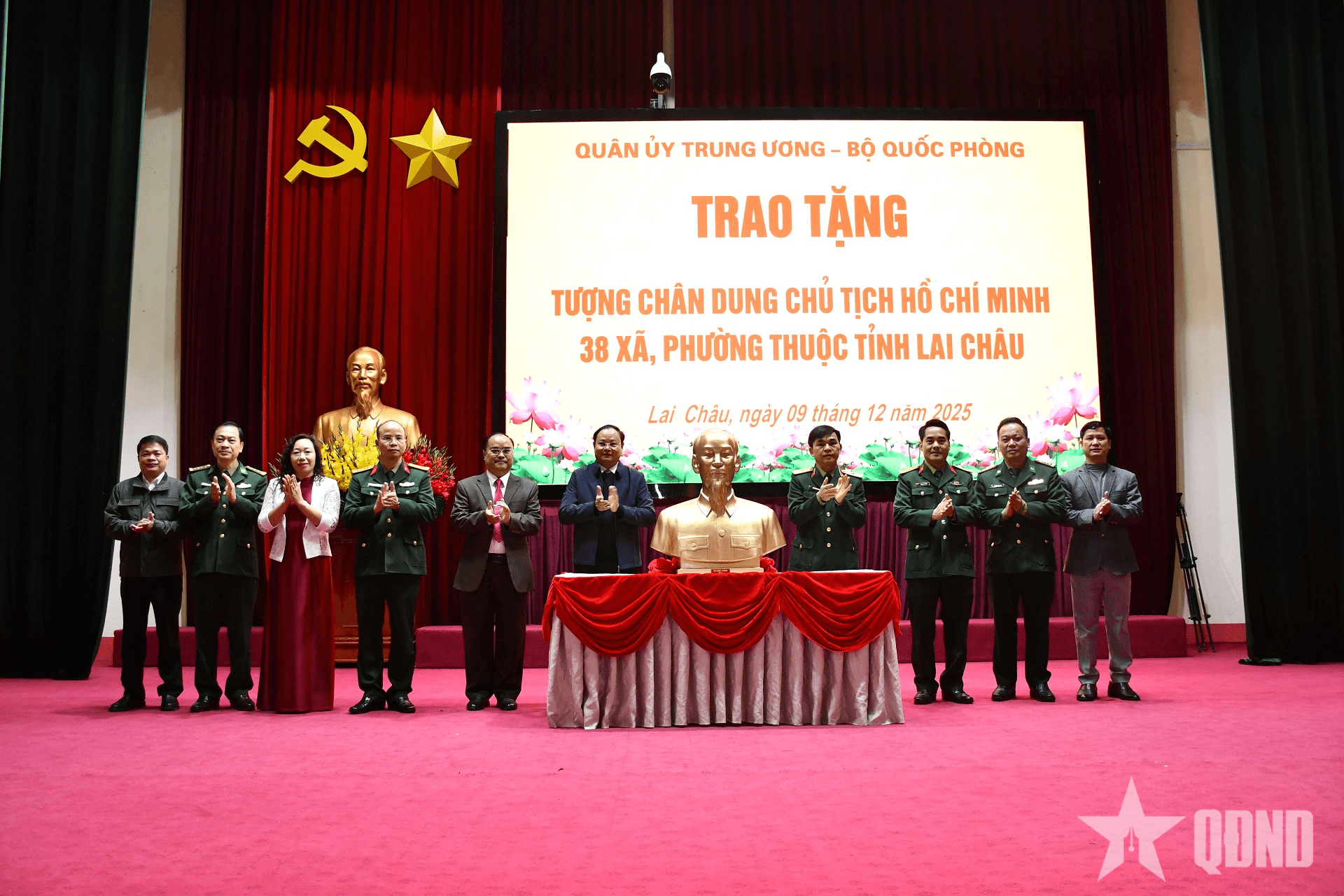 Quân ủy Trung ương, Bộ Quốc phòng trao tượng chân dung Chủ tịch Hồ Chí Minh tặng các xã, phường tại Lai Châu