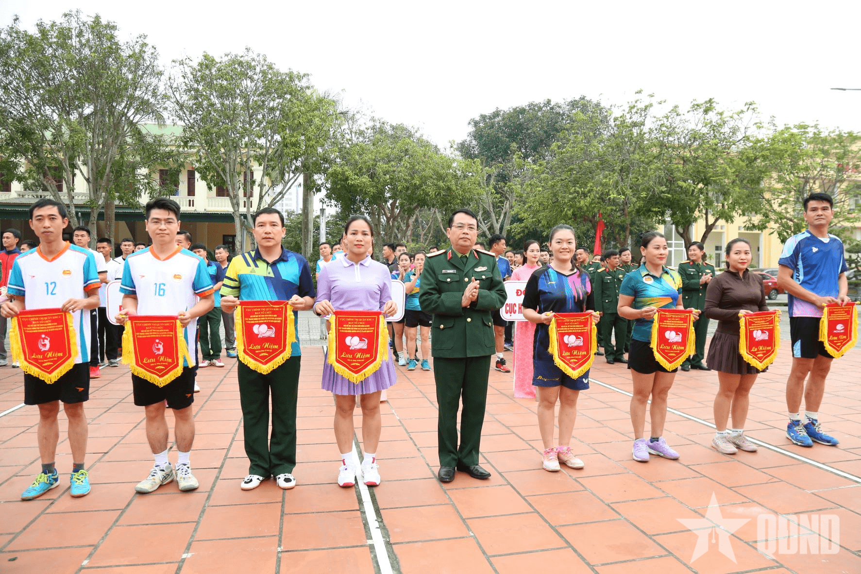 Cục Chính trị (Quân khu 4) tổ chức giải thể thao chào mừng kỷ niệm 80 năm ngày truyền thống