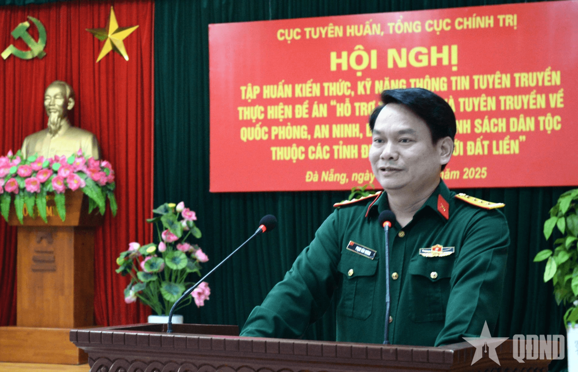 Bồi dưỡng kiến thức, kỹ năng tuyên truyền về quốc phòng, an ninh, dân tộc và chính sách dân tộc